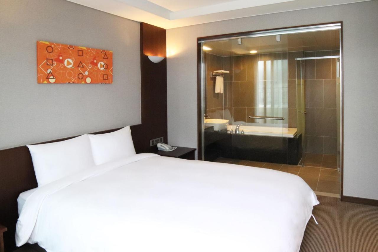 Mstay Hotel Szogüpho Kültér fotó